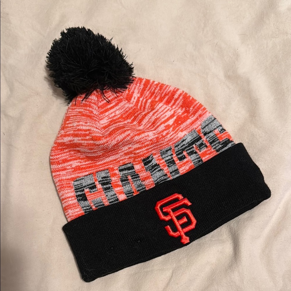 SF Giants Unisex Orange and Black Pom Beanie NEW